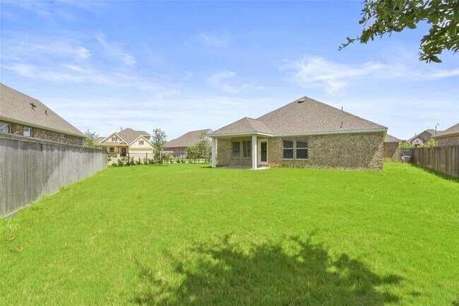 Building Photo - 18811 Cottonwood Bayou Ct