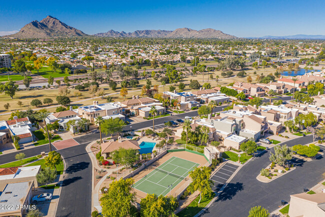 Building Photo - 8100 Camelback Rd