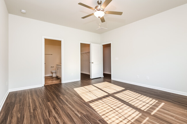 Building Photo - 252 Clydesdale Cir