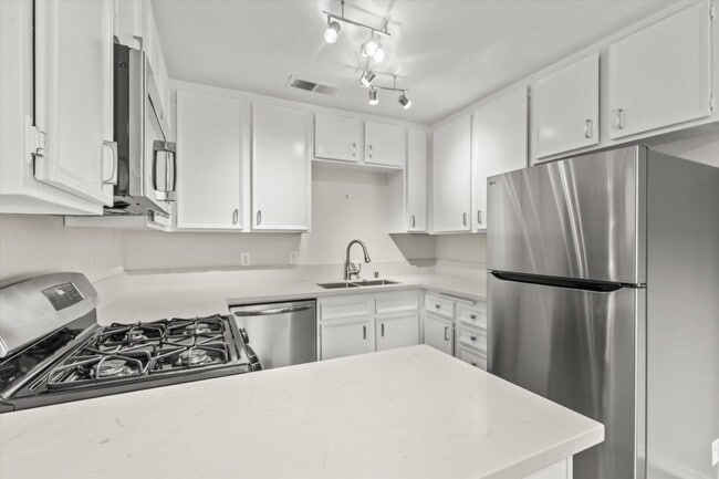 Building Photo - 365 N Saturmino Dr