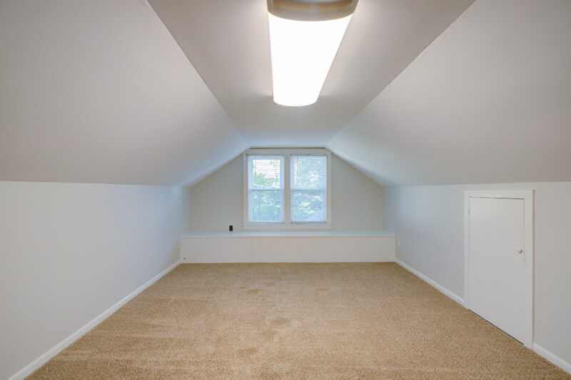 Building Photo - 8006 Watterson Trail