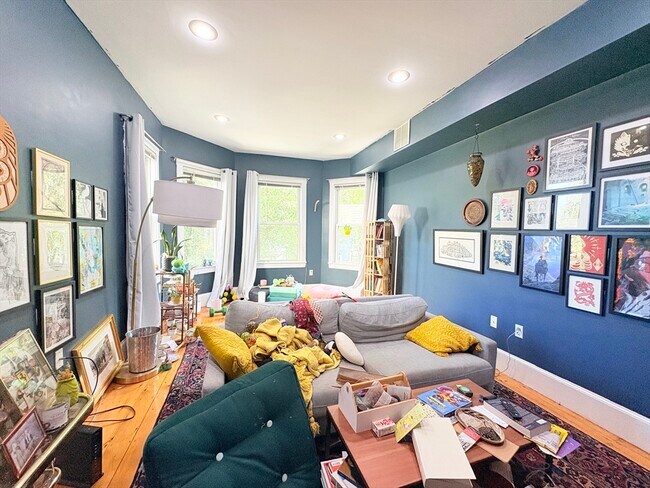 Building Photo - 367 Cardinal Medeiros Ave