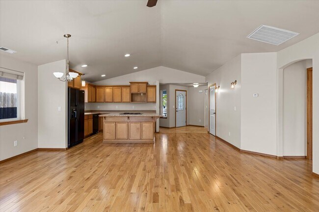 Building Photo - 1041 Compton Way