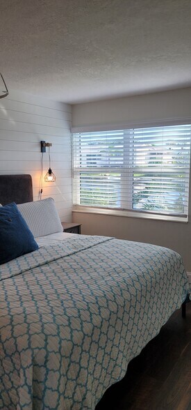 Building Photo - 1830 Robalo Dr