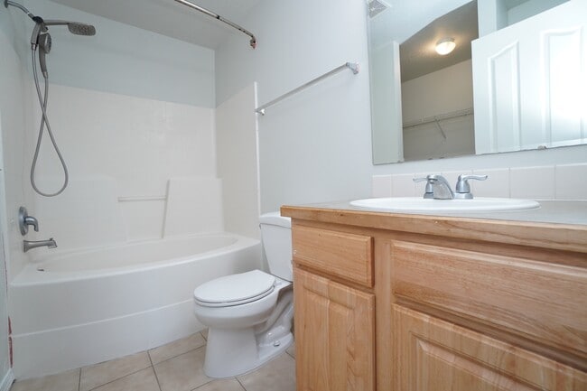 Building Photo - 16274 Silver Creek Ave