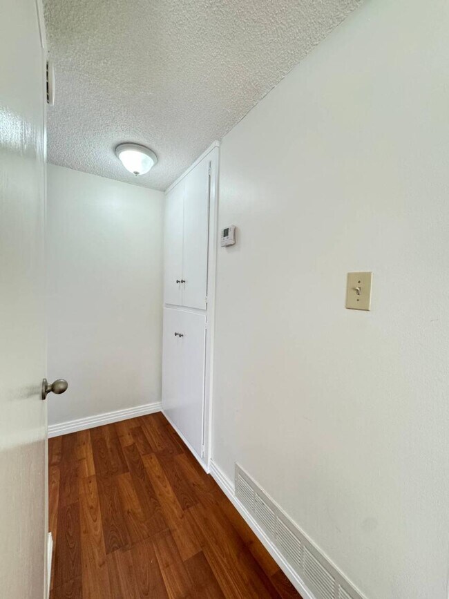 Building Photo - 1.0 bedroom in Pasadena California 91107