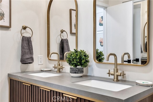 Building Photo - 2809 N Olive Ln