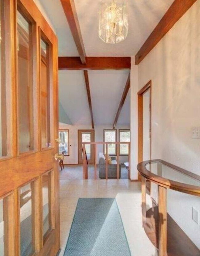 Building Photo - 2 Bedroom 2 bath located in Alderbook