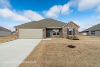 Building Photo - Cozy 4 Bedroom Elkins Home! Lots of upgrad...