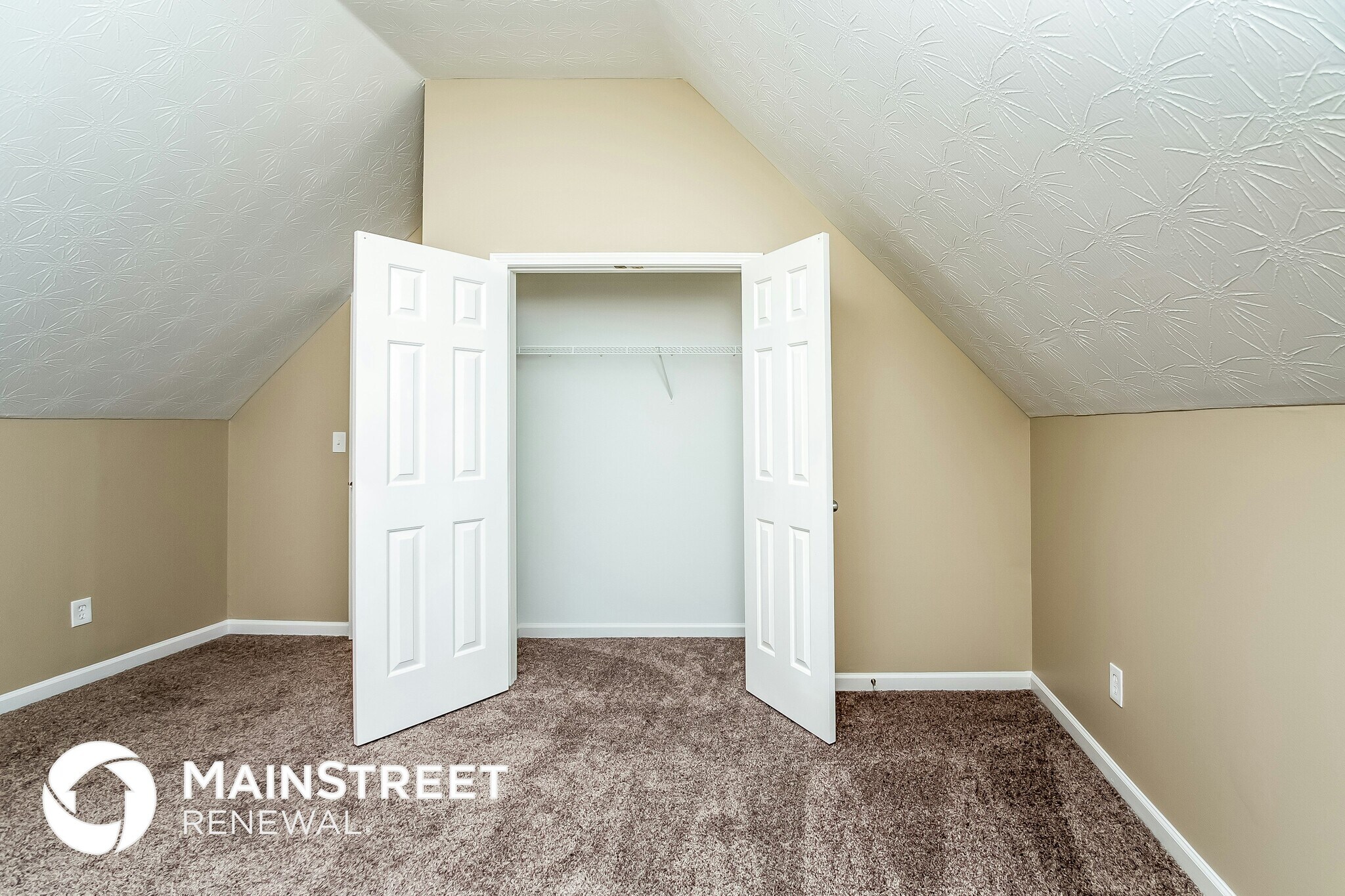 Building Photo - 11181 James Madison Dr