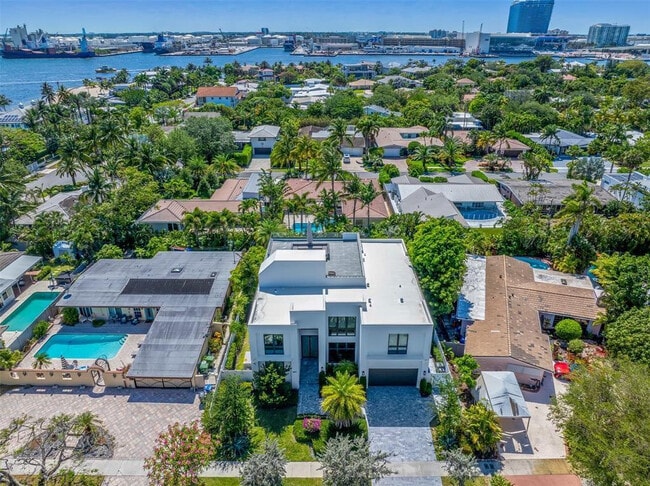 Building Photo - 2001 Marietta Dr