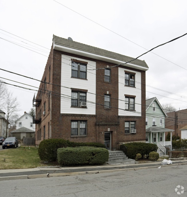 Primary Photo - 11 Odell Ave