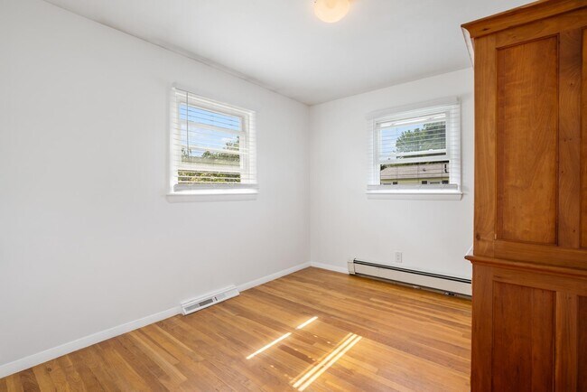 Building Photo - 14 Wallis Rd