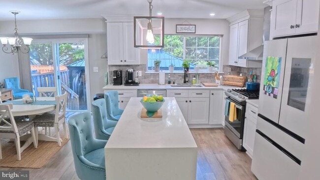 Building Photo - 16883 Toms River Loop