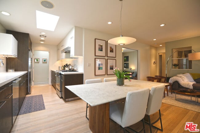 Building Photo - 2707 Westwood Blvd