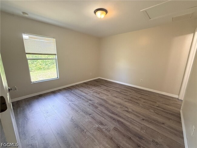 Building Photo - 2510 Martin Ave S