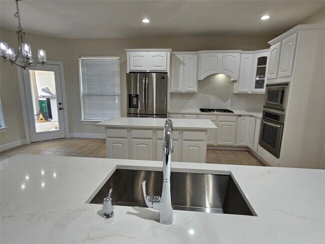 Building Photo - 12503 Rosewood Way Ln