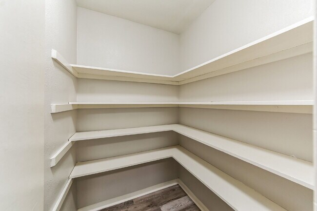 Building Photo - Move-In Ready 3BR/2BA in Baytown – 1,472 Sq Ft with Private Yard & Garage