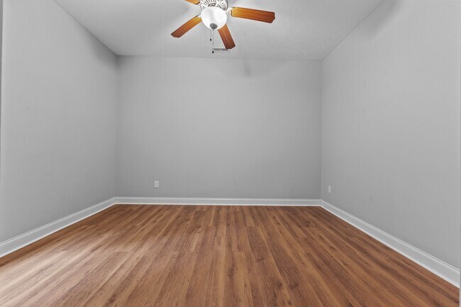 Building Photo - 768 Riverbirch Dr