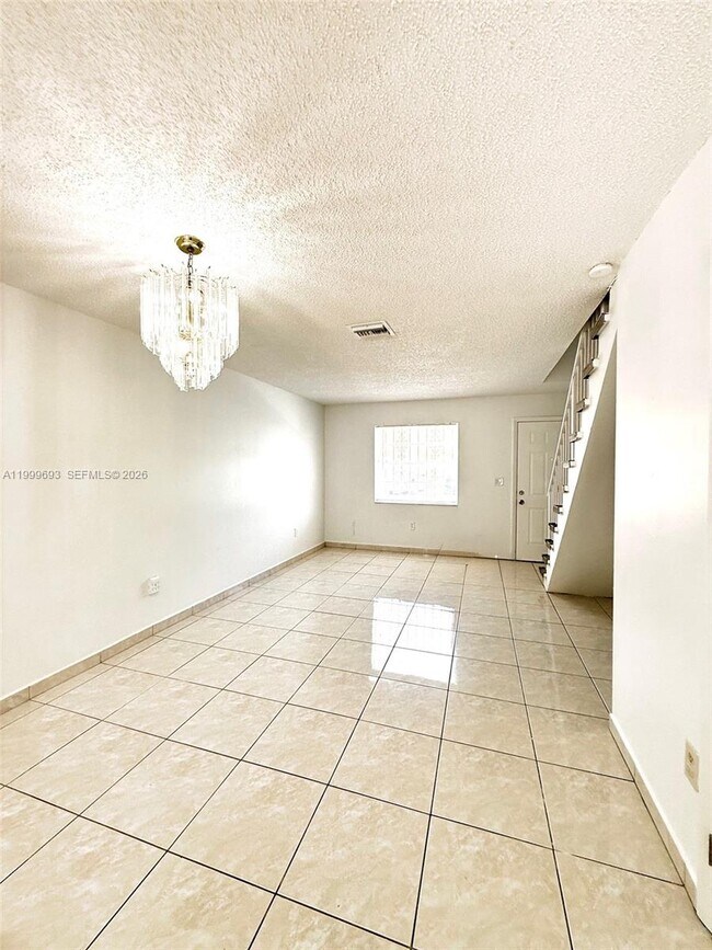 Building Photo - 1460 W 41st St