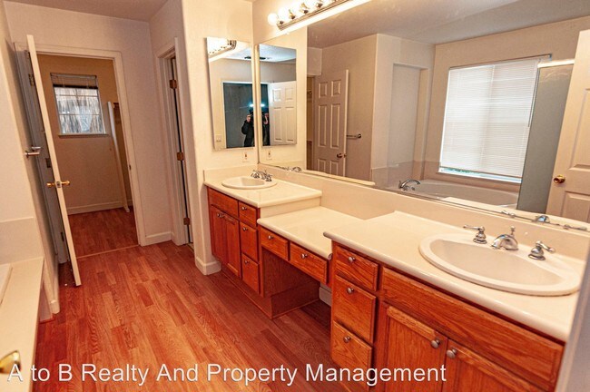 Building Photo - 3 br, 2.5 bath House - 2976 Stallion Way