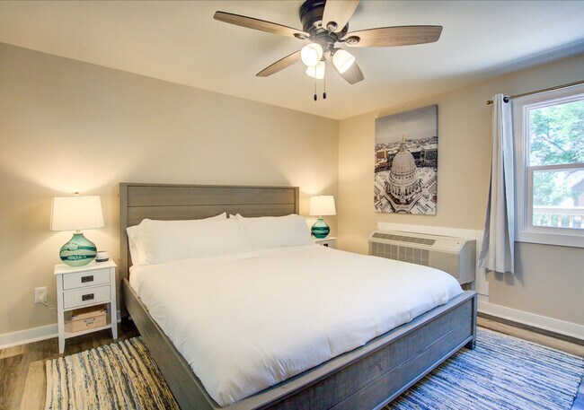 Building Photo - 156 Rodney Ct