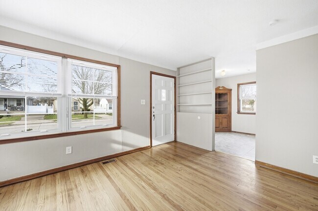 Building Photo - 8048 Timken Ave