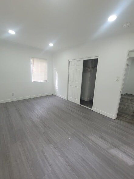 Building Photo - 4620 Tweedy Blvd