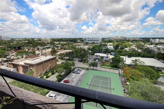 Building Photo - 1625 SE 10th Ave