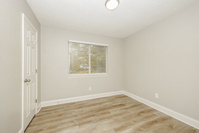 Building Photo - 1224 Jacksons View Rd