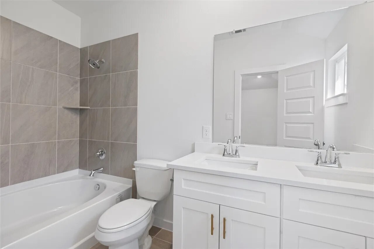 Building Photo - 1127 Santee Ct