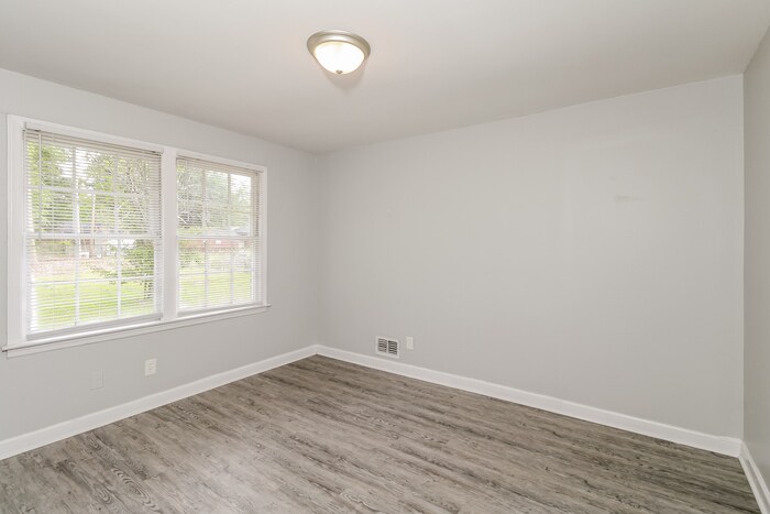 Building Photo - 1513 Omega Dr