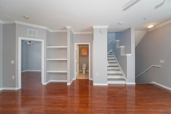 Building Photo - Nice 3/2.5 Townhouse with 2-Car Garage in ...