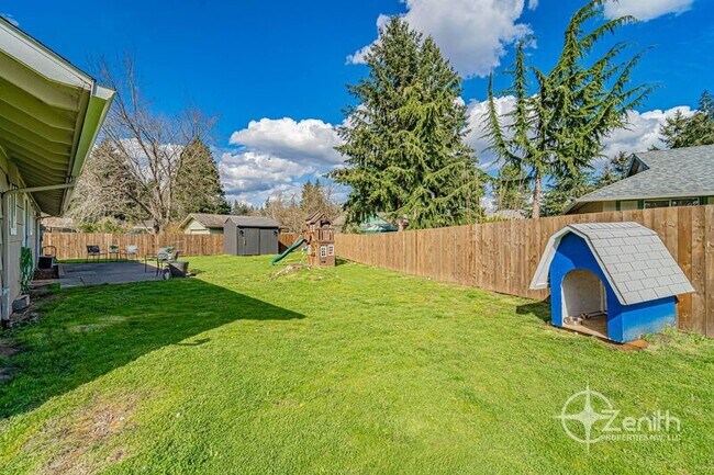 Building Photo - 1011 NE 82nd Ave