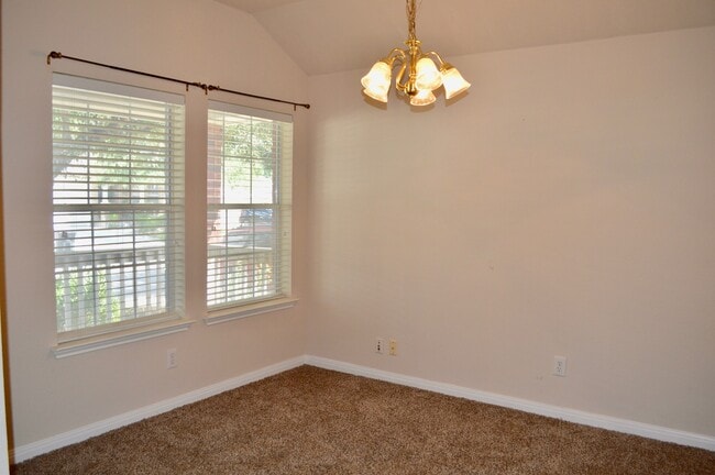 Building Photo - Beautiful 3/2 , located in Arborstone