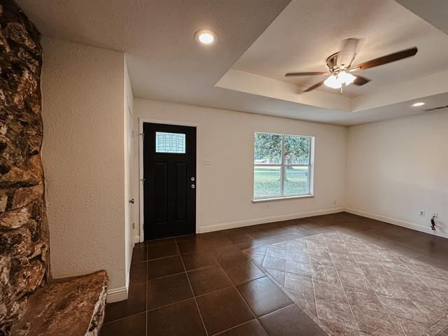 Building Photo - 6600 Lakeside Dr