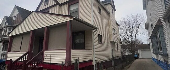 Building Photo - 536 E 123rd St