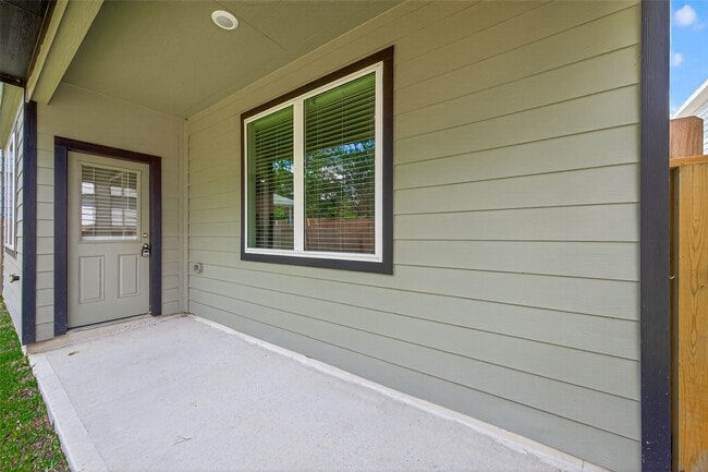 Building Photo - 13224 Musky Dr