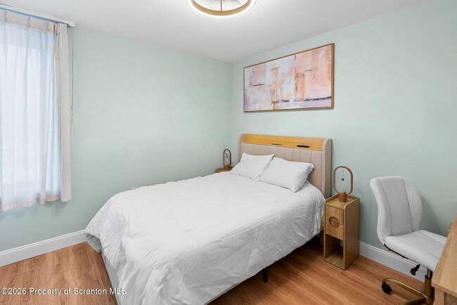 Building Photo - 220 Linden St