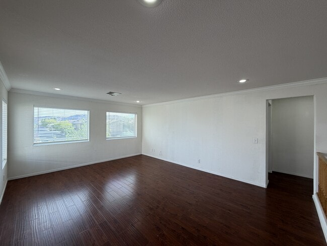 Building Photo - 10115 Capistrello Ave