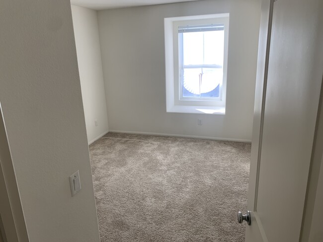 Building Photo - 1230 Hopespring Loop Ave