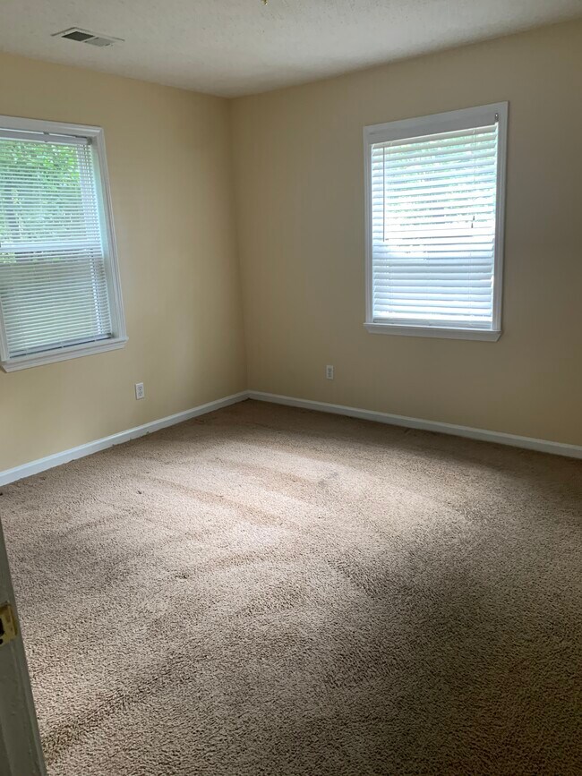 Bedroom 2 - 3728 Hoyt St