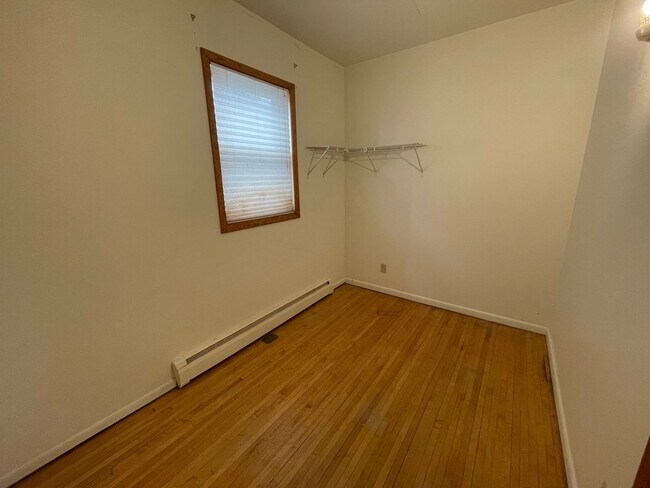 Building Photo - 4 Bedroom Home in Duluth - Available Now!