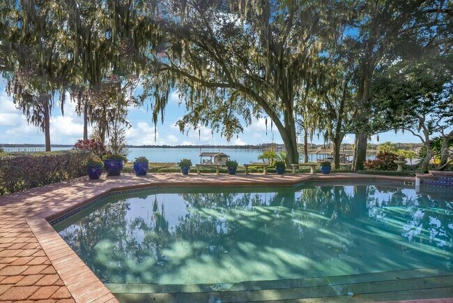 Building Photo - 10577 Down Lakeview Cir