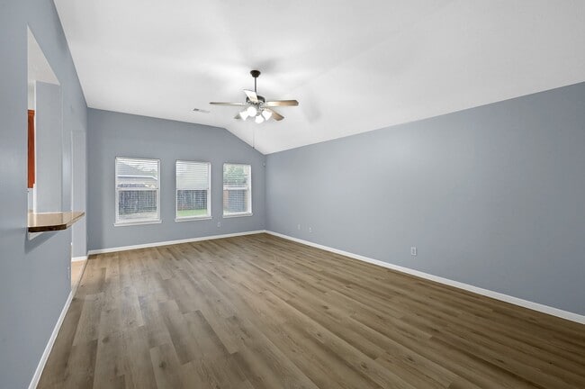 Building Photo - 15710 Bannowsky Lane