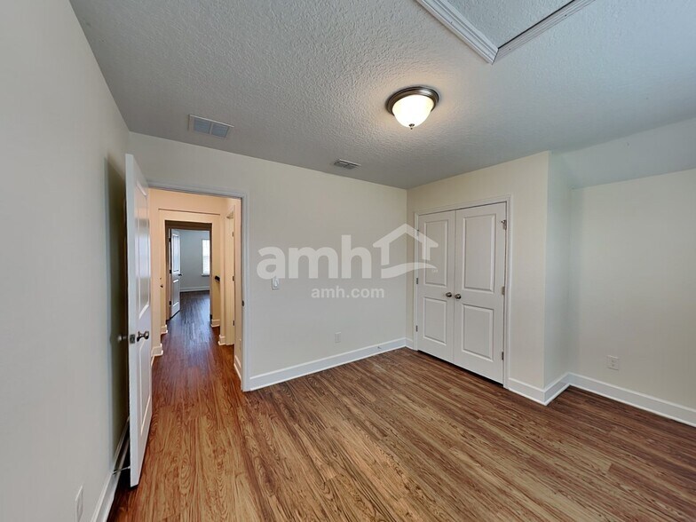 Building Photo - 306 Crestrun Loop