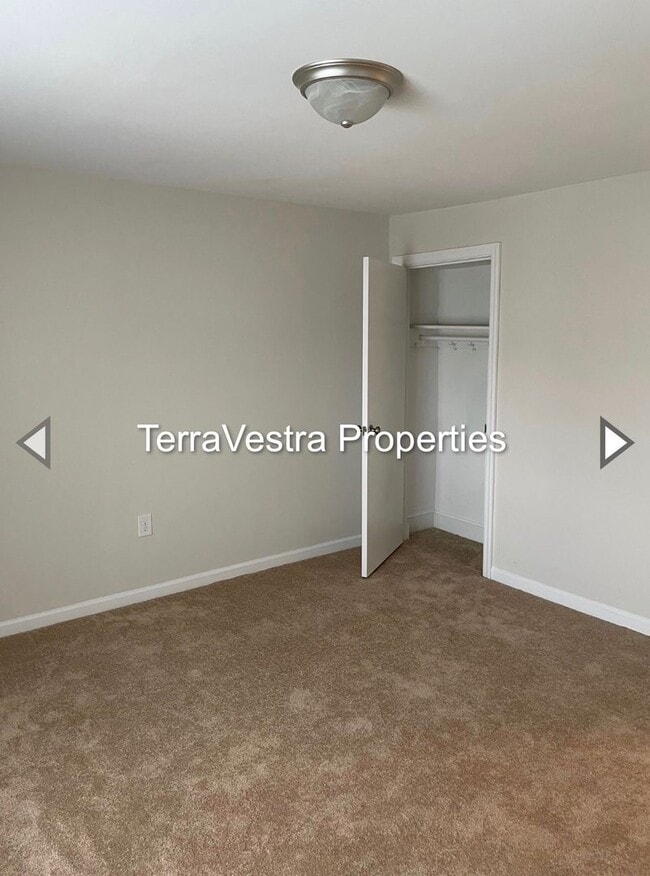 Building Photo - Recently Remodeled Single Family Home! Eligible for $500 Security Deposit.