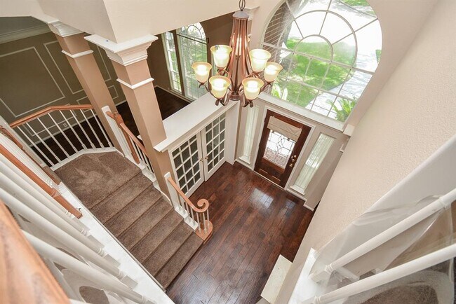 Building Photo - 623 Airybrook Ln