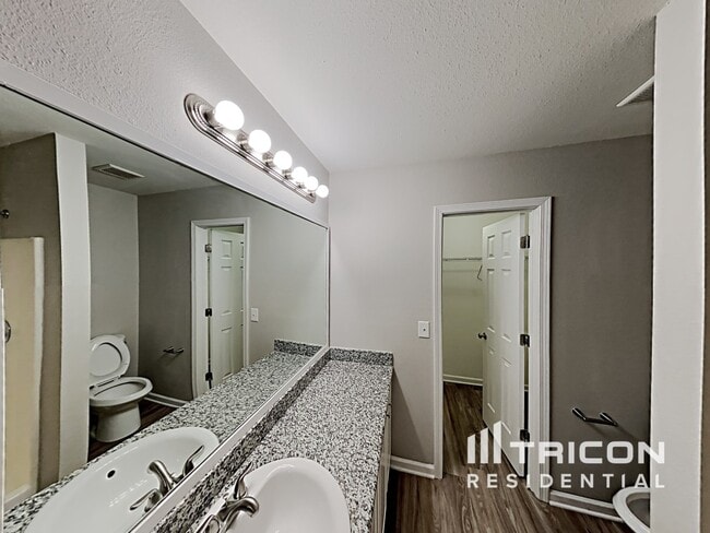 Building Photo - 306 Walnut Crossing Dr