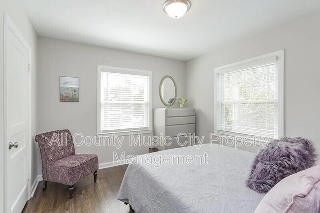 Building Photo - 206 Blue Hills Dr